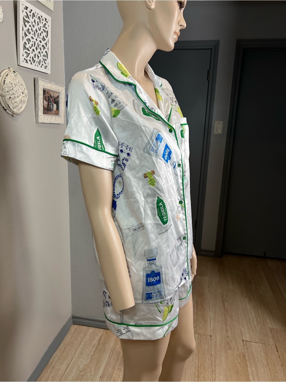 Shirt and shorts pajama set with a tequila theme - Picture 9 of 13